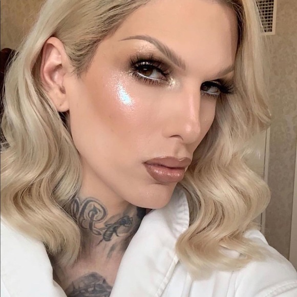 Jeffree Star Ice pro platinum highlighter palette - Picture 8 of 8